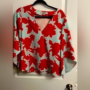 Crosby adorable too size M with sleeve detail